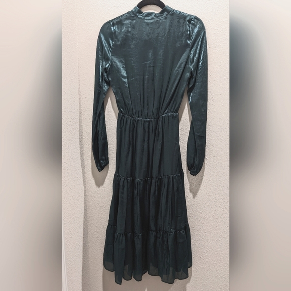 H&M Holiday Dress - Picture 2 of 2